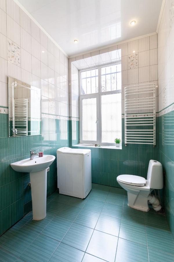 Leogrand Apartments Svobody 33 Львів Екстер'єр фото