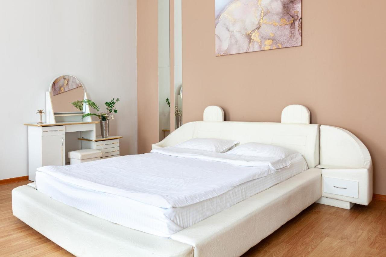 Leogrand Apartments Svobody 33 Львів Екстер'єр фото