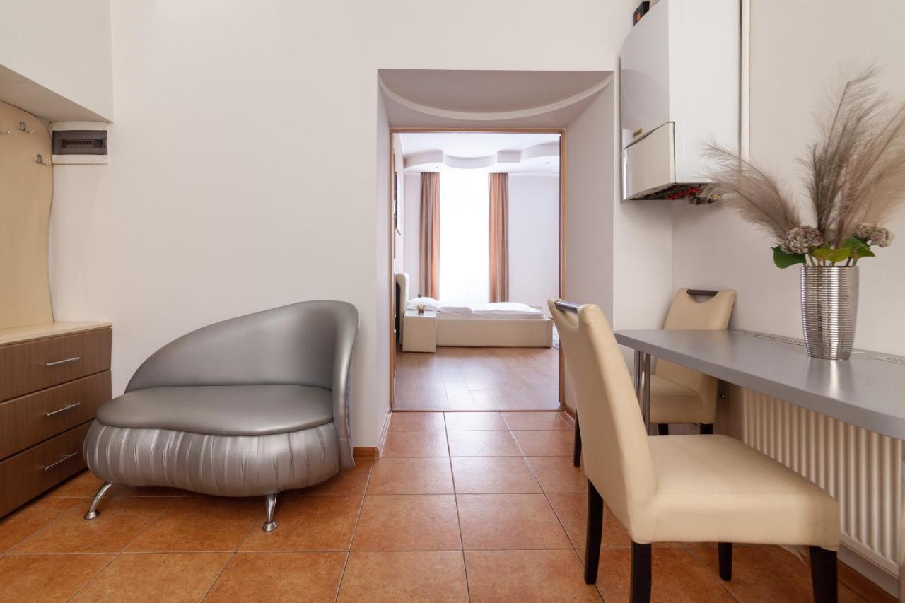 Leogrand Apartments Svobody 33 Львів Екстер'єр фото